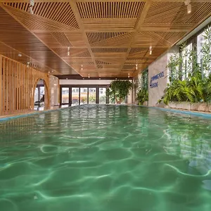 White Boutique Hotel