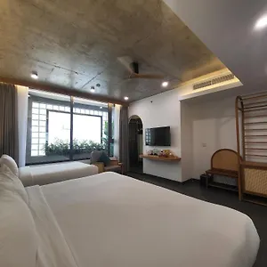 Hotel Leaf Beachfront